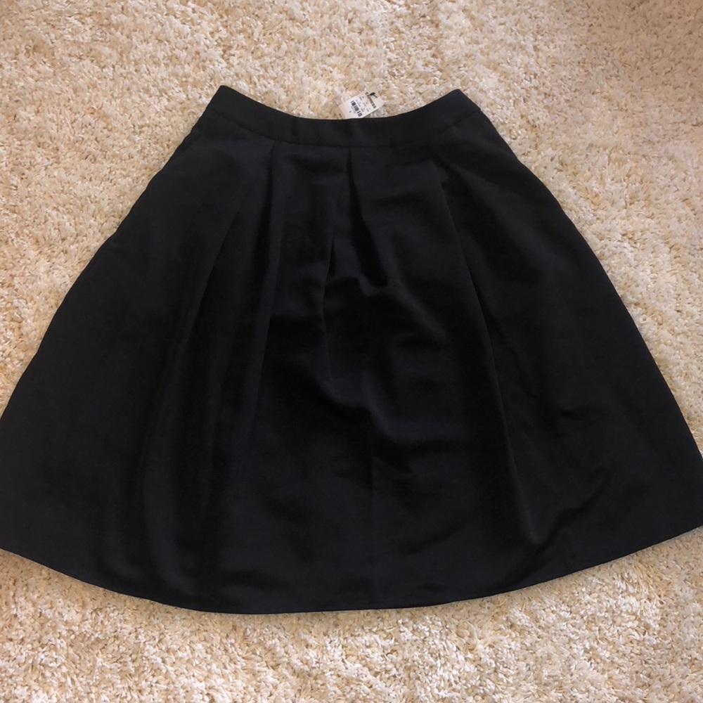 Brand NEW Below the knee A-line skirt